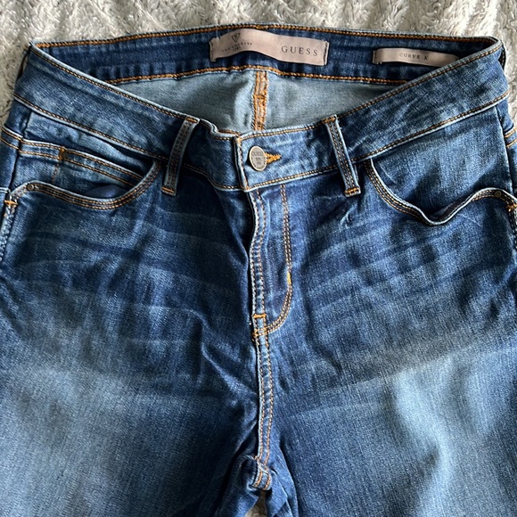 50% OFF GUESS JEANS - Picture 4 of 5